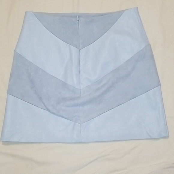 Forever 21 light blue skirt - Picture 2 of 4